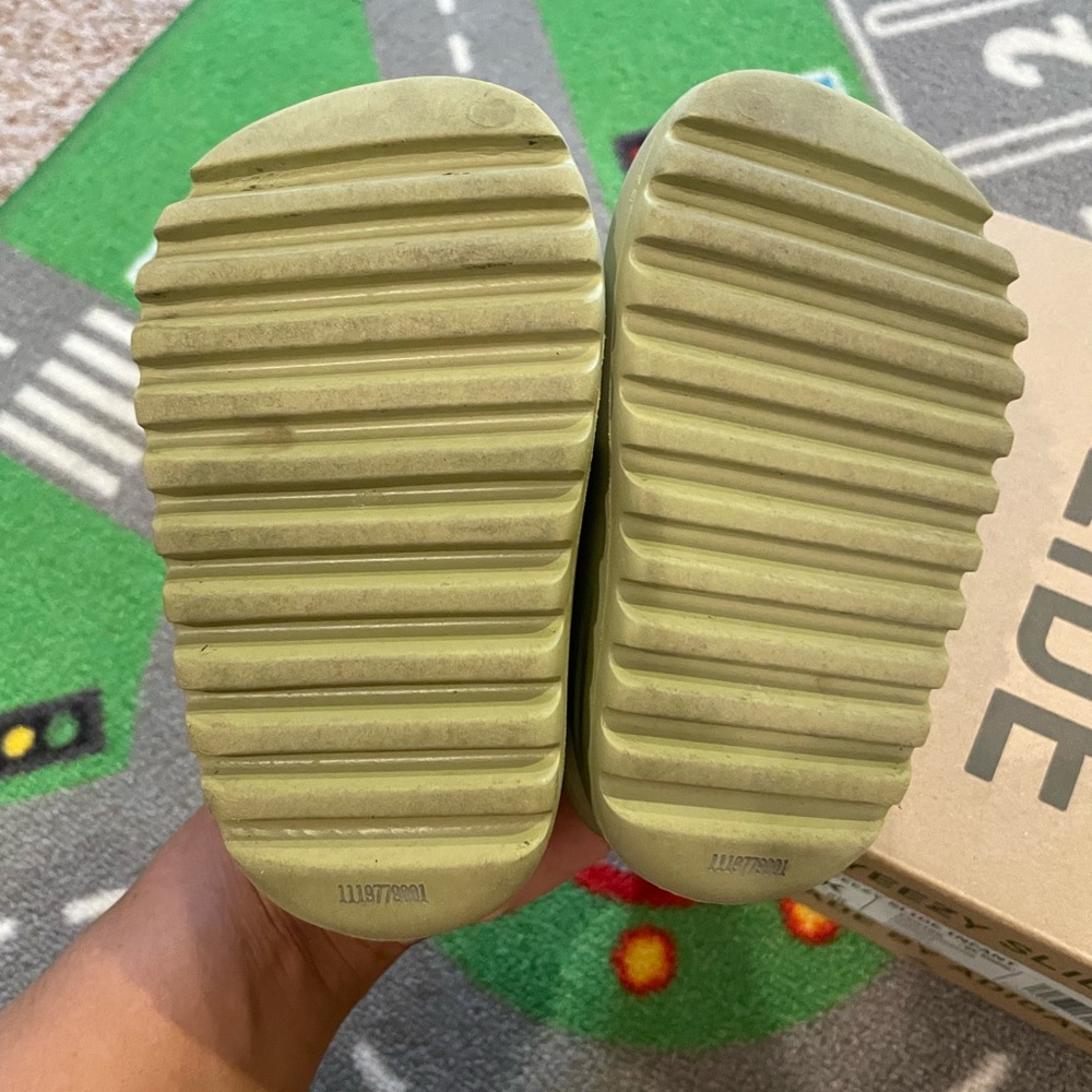 Yeezy Slides Infant - Picture 8 of 10